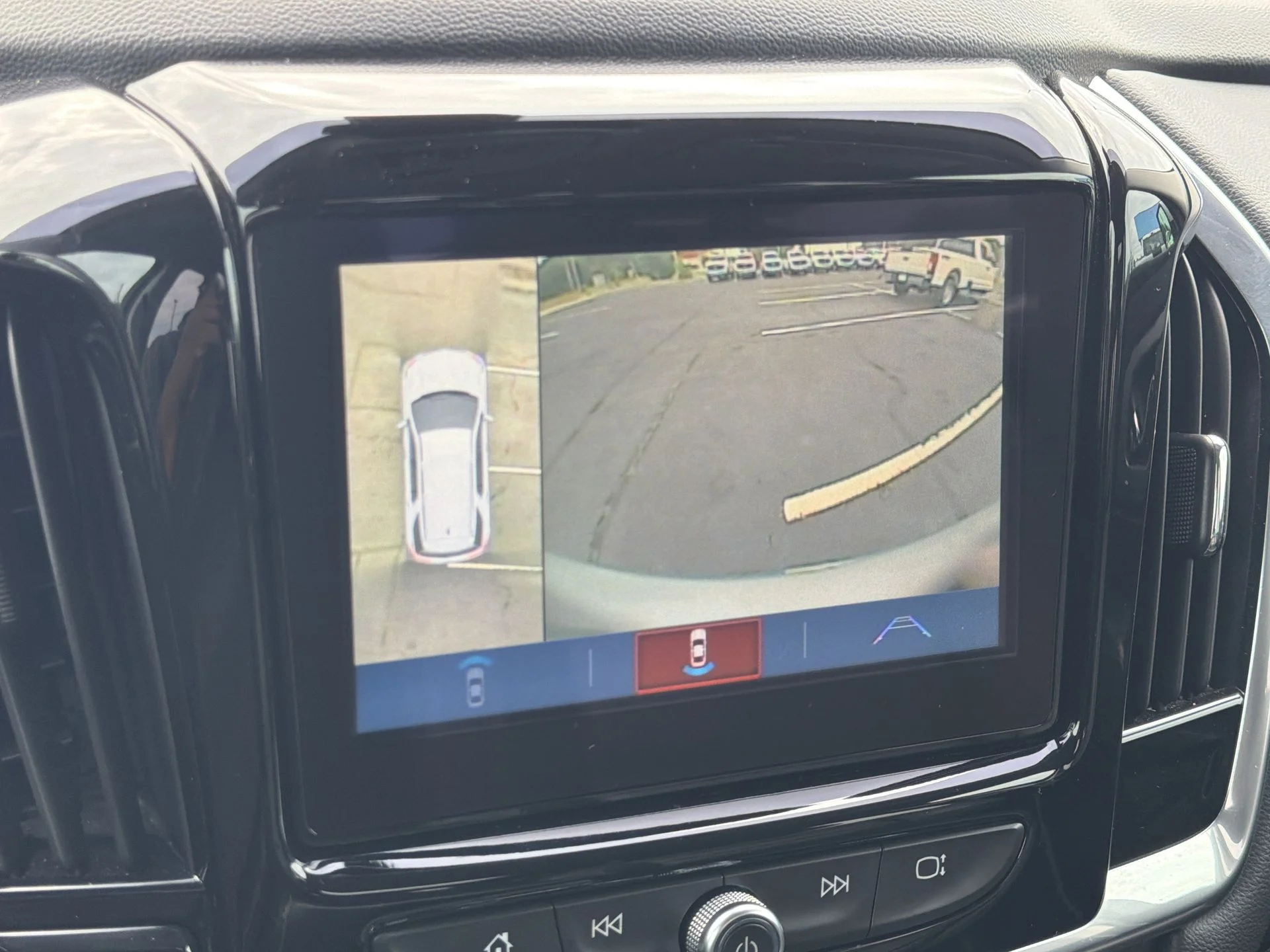 Certified Used 2019 Silver Ice Metallic Chevrolet 3LT image 5