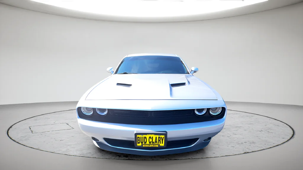 Used 2020 Silver Dodge SXT image 8