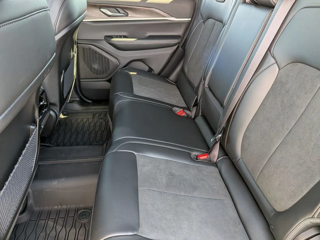 New 2026 White Jeep Altitude image 36