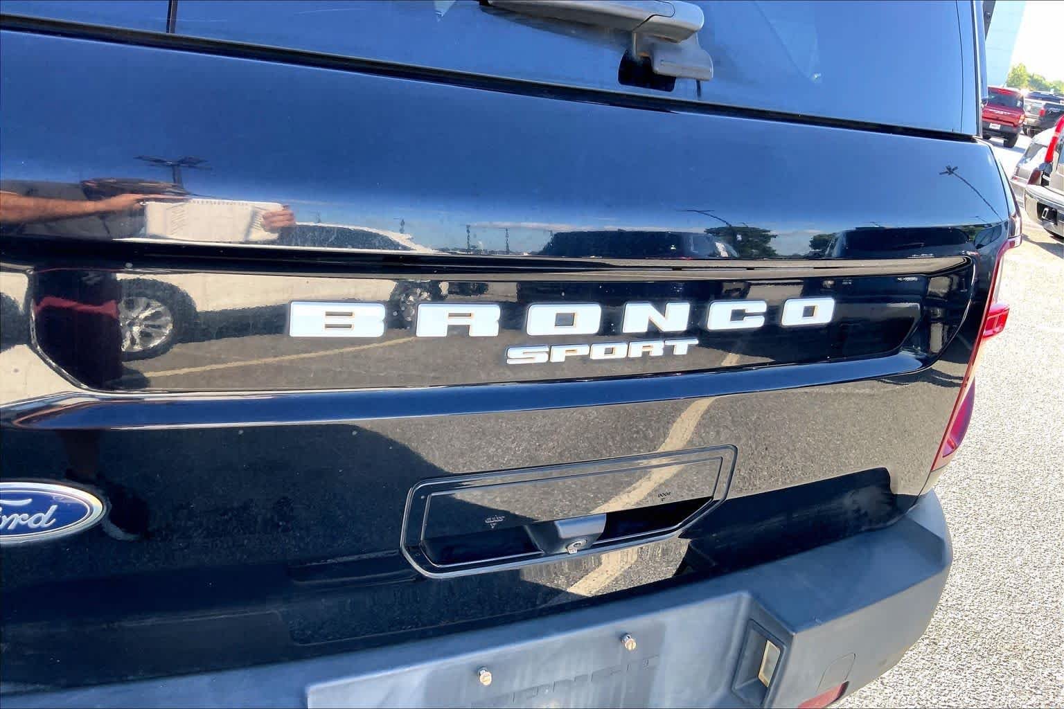 Used 2021 Shadow Black Ford Badlands image 9