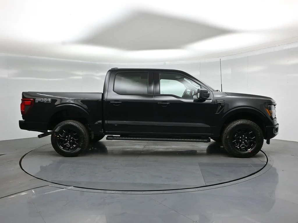 New 2026 Agate Black Metallic Ford XLT image 24