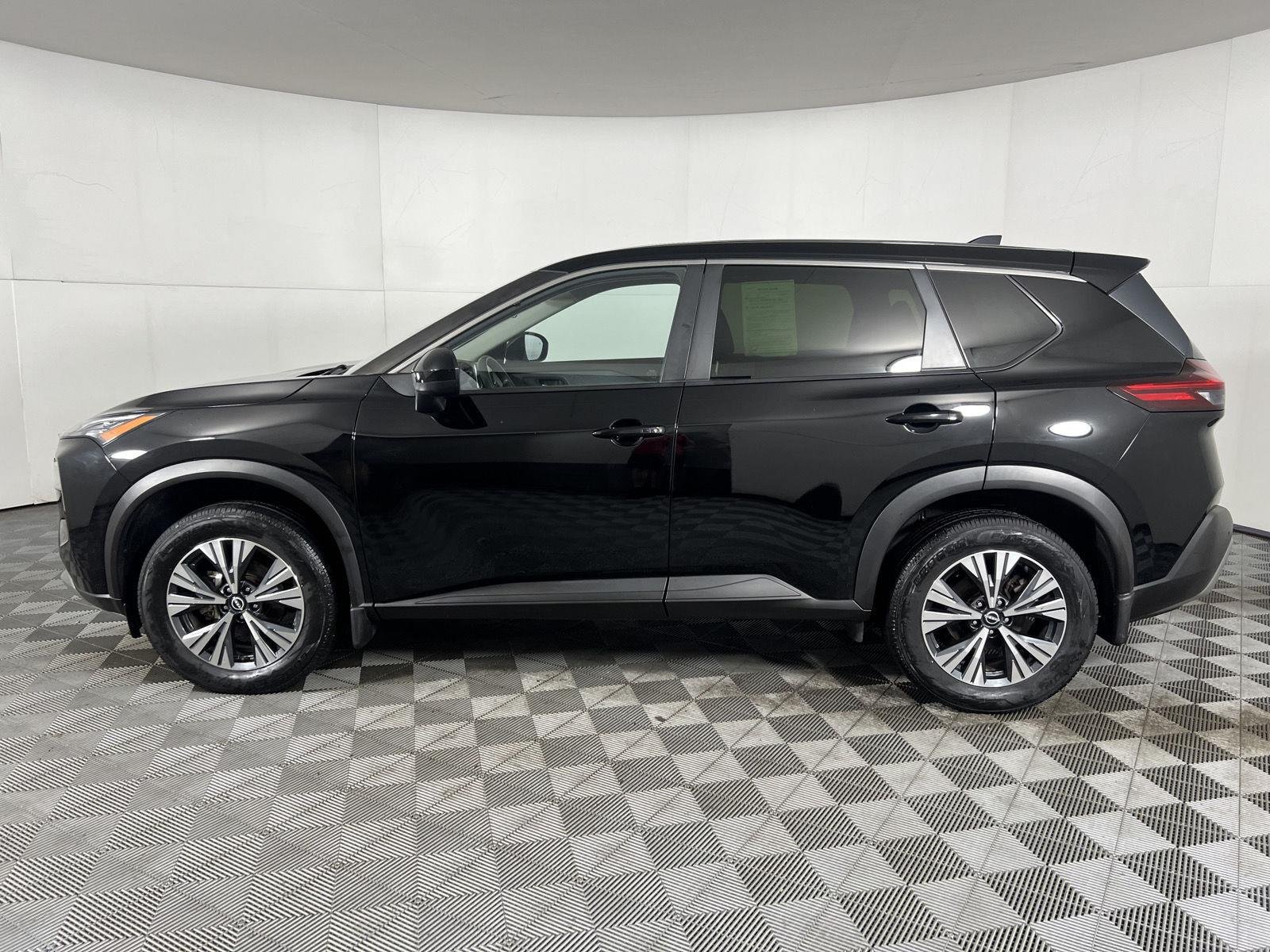 Used 2023 Super Black Nissan SV image 5