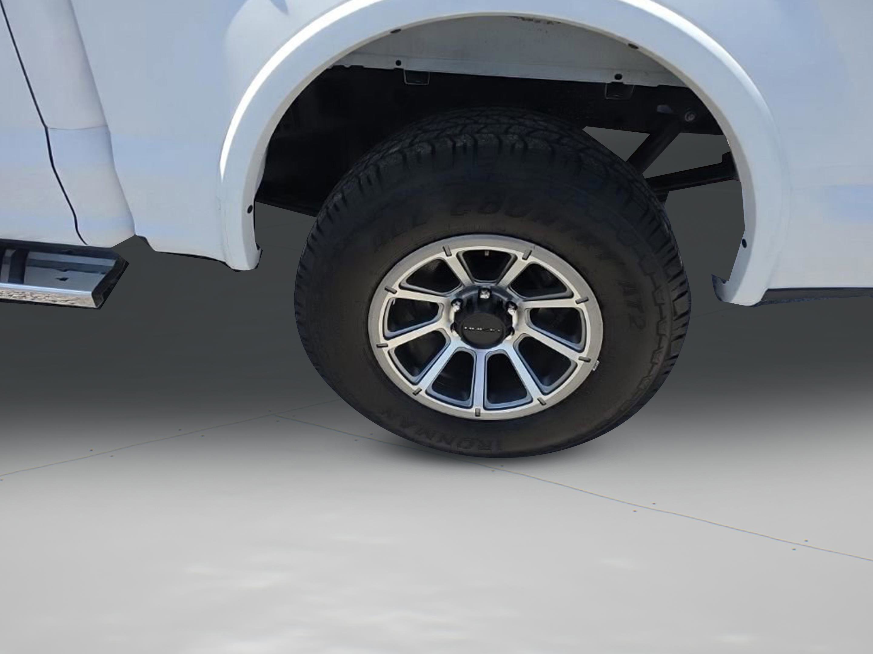 Used 2016 White Ford LARIAT image 30