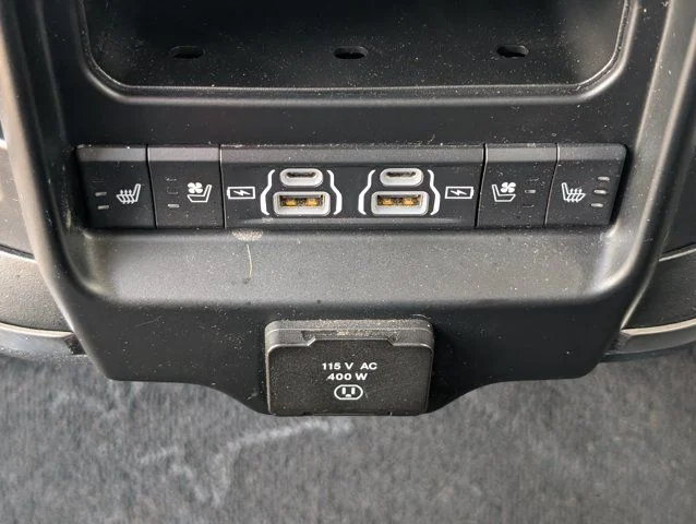 Used 2022 Diamond Black Ram Limited image 31