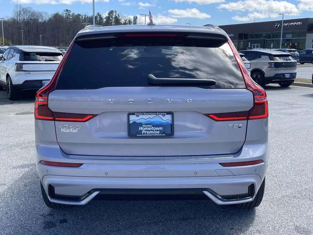 New 2026 Aurora Silver Volvo Plus image 28