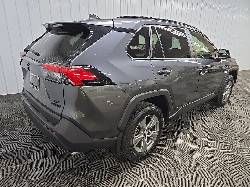 Used 2022 Gray Toyota LE image 10