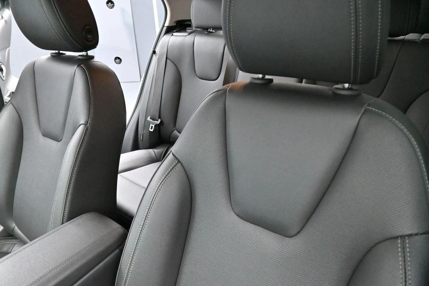 Used 2024  Buick Sport Touring image 14