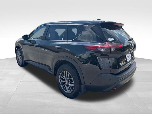 Used 2021 Black Nissan S image 3