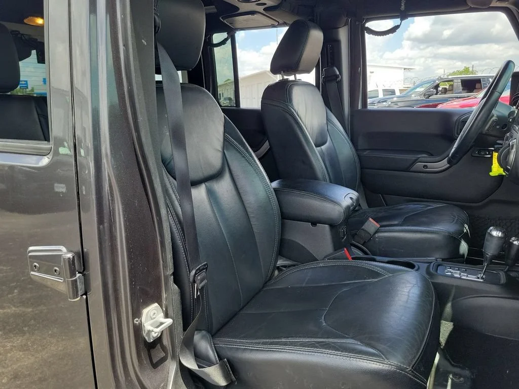 Used 2018 Gray Jeep Altitude 4x4 image 24