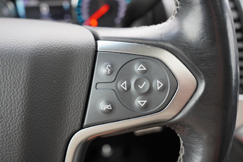 Used 2019 White Chevrolet LT image 34