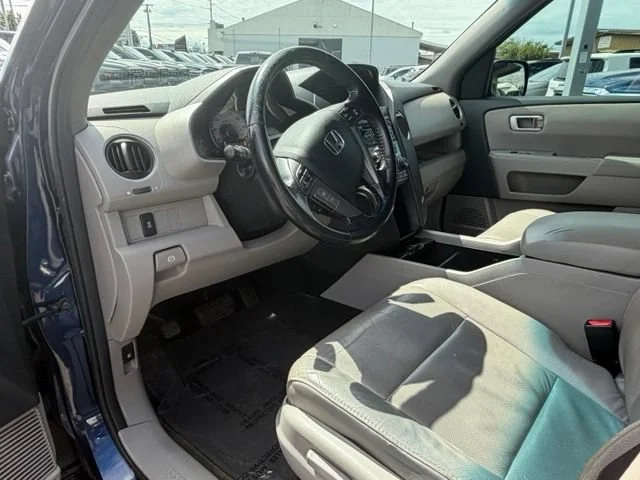 Used 2013 Blue Honda EX-L image 21