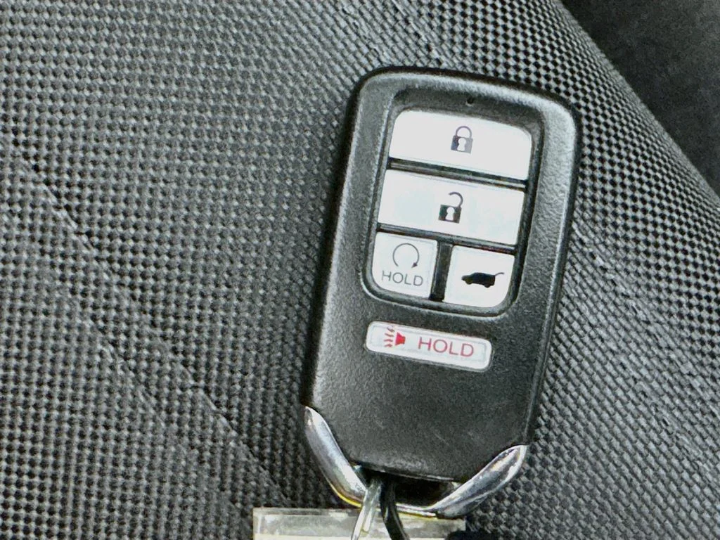 Certified Used 2022 White Honda EX image 39