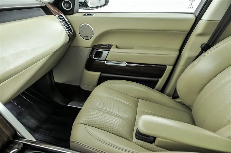 Used 2015 Fuji White Land Rover Supercharged image 32