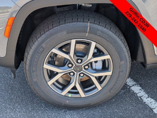 New 2027 Sting-Gray Clear-Coat Paint Jeep Laredo image 13