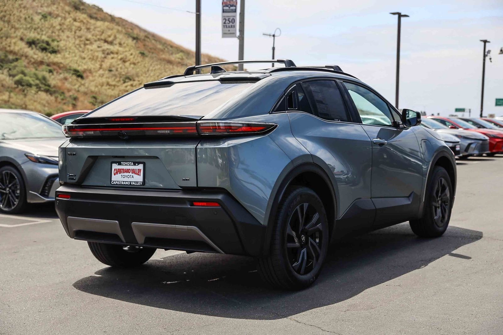 New 2026 Overcast Toyota  SE image 4