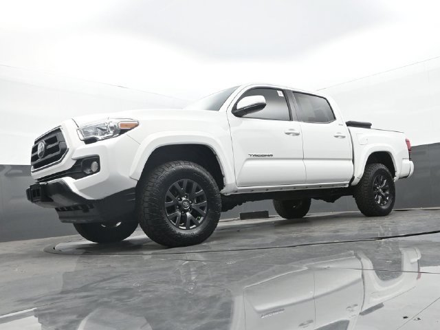 Used 2023 Ice Cap Toyota SR5 image 28