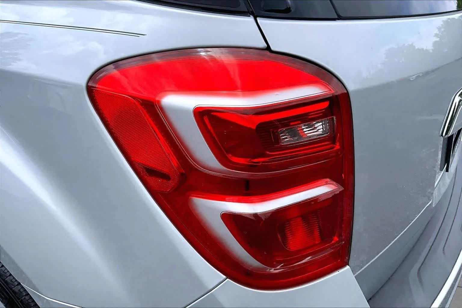 Used 2016 Silver Ice Metallic Chevrolet LT image 28