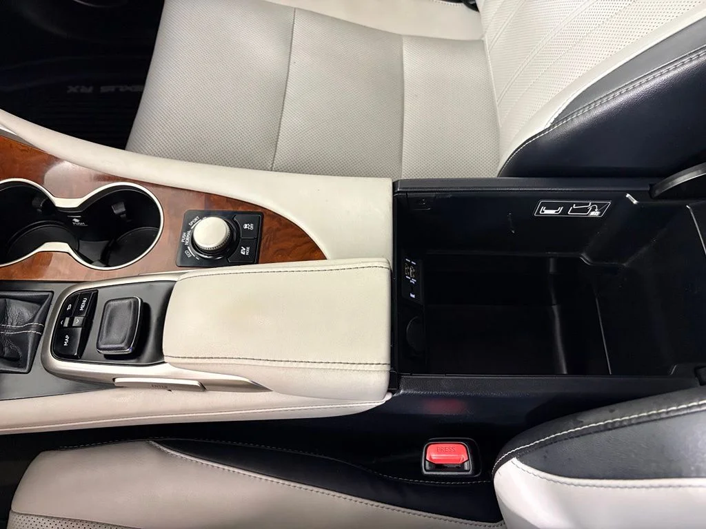 Used 2018 Silver Lexus 450hL Premium image 33