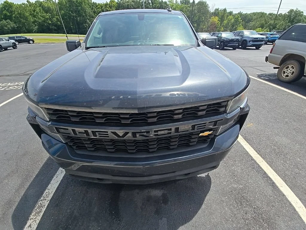 Used 2020 SHADOW GRAY METALLIC Chevrolet Custom image 6
