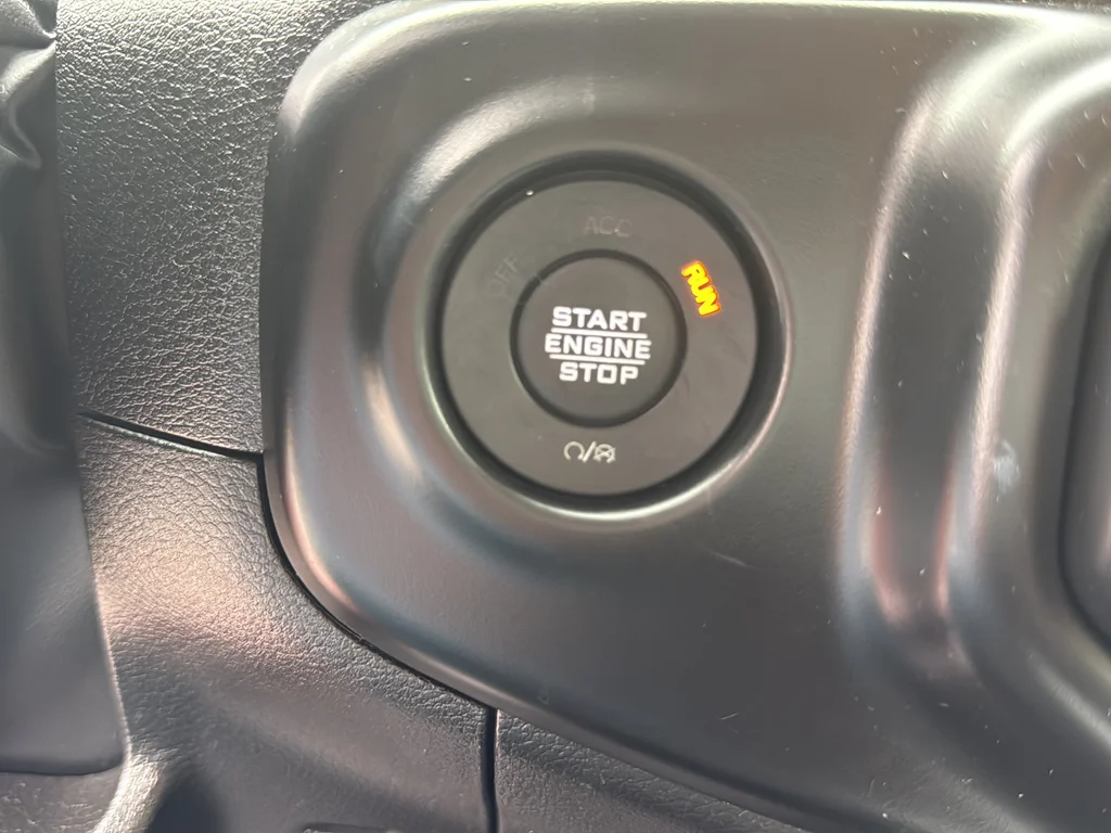 Used 2023 Red Jeep Sport S image 13
