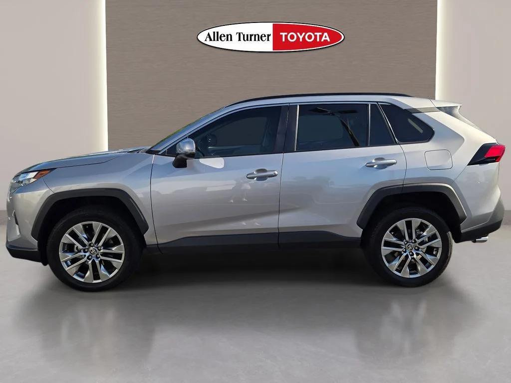 Used 2023 Silver Toyota XLE Premium image 10