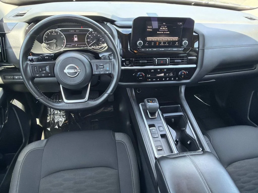 Used 2025 GUN METALLIC Nissan SV image 8