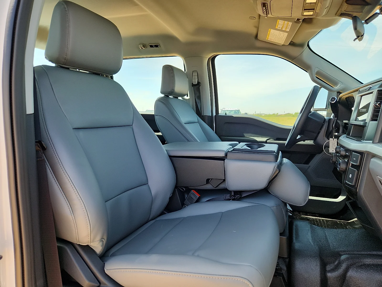New 2026 Oxford White Ford F-450® XL image 20