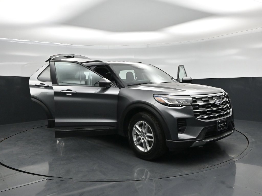New 2027 Carbonized Gray Metallic Ford Active image 30