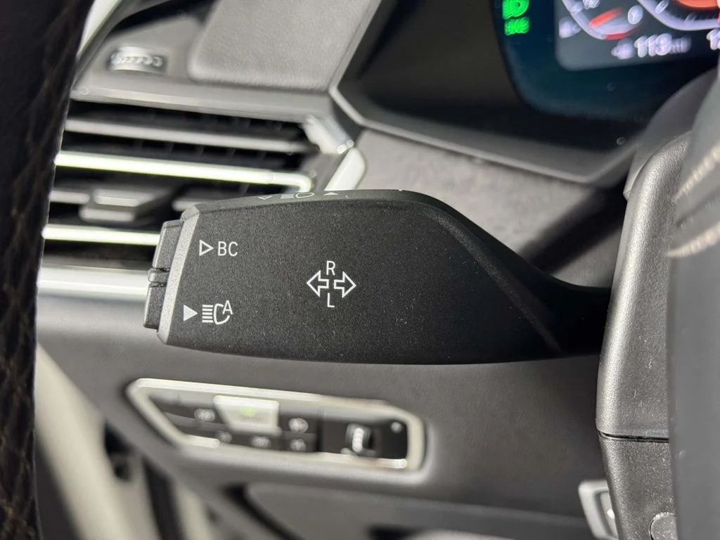 Certified Used 2023 White BMW xDrive40i image 21