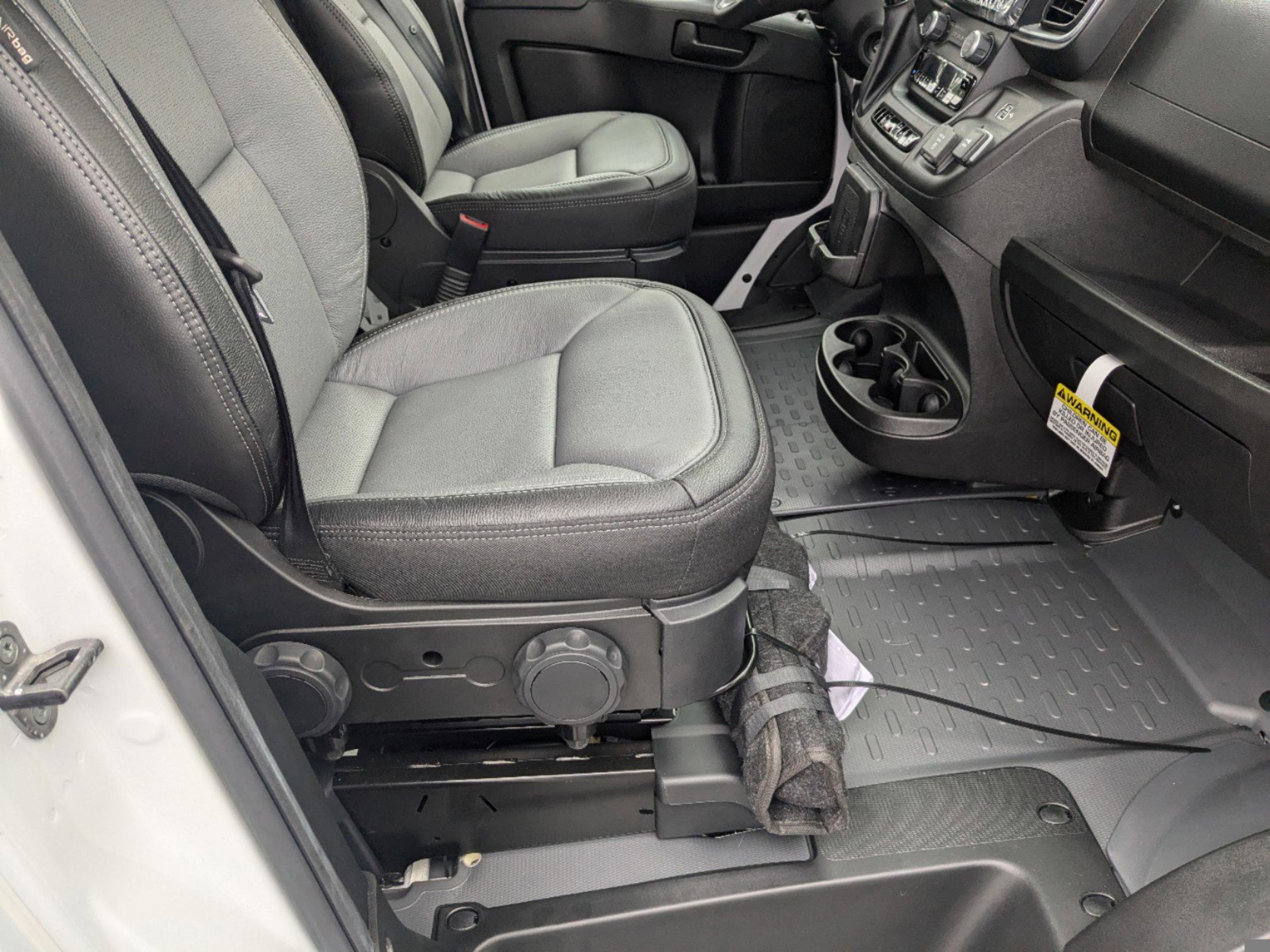 2025 RAM ProMaster Window Van Base - Photo 17