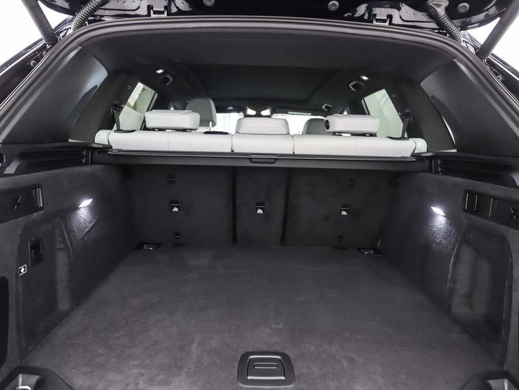 Used 2026 Carbon Black Metallic BMW xDrive40i image 25
