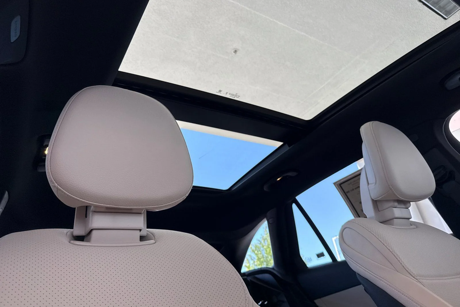 Certified Used 2026 White Mercedes-Benz GLC 300 image 23