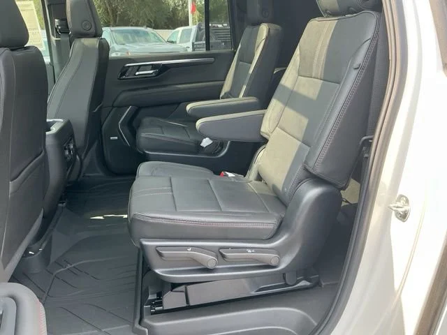 2025 Chevrolet Suburban RST - Photo 12