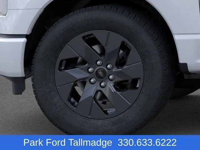 2025 Ford F-150 Lightning Flash - Photo 19