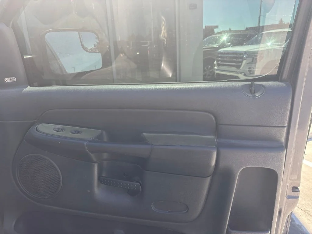 Used 2003  Dodge  image 16