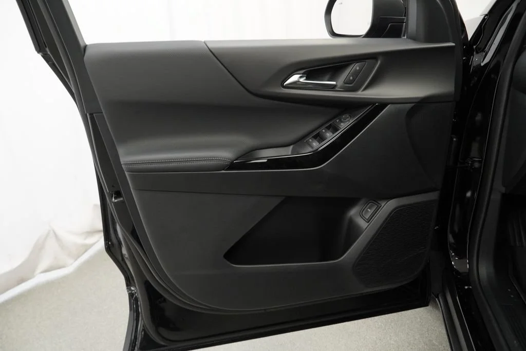 New 2027 Mosaic Black Metallic Chevrolet LT image 22