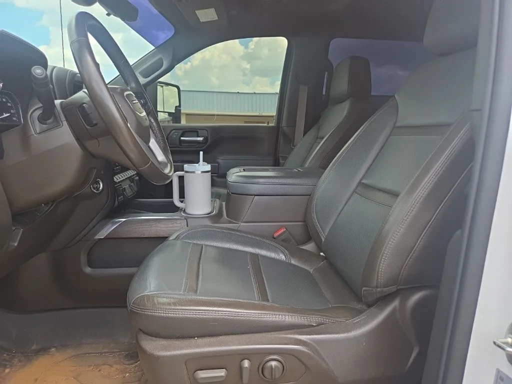 Used 2022 White GMC Denali image 20
