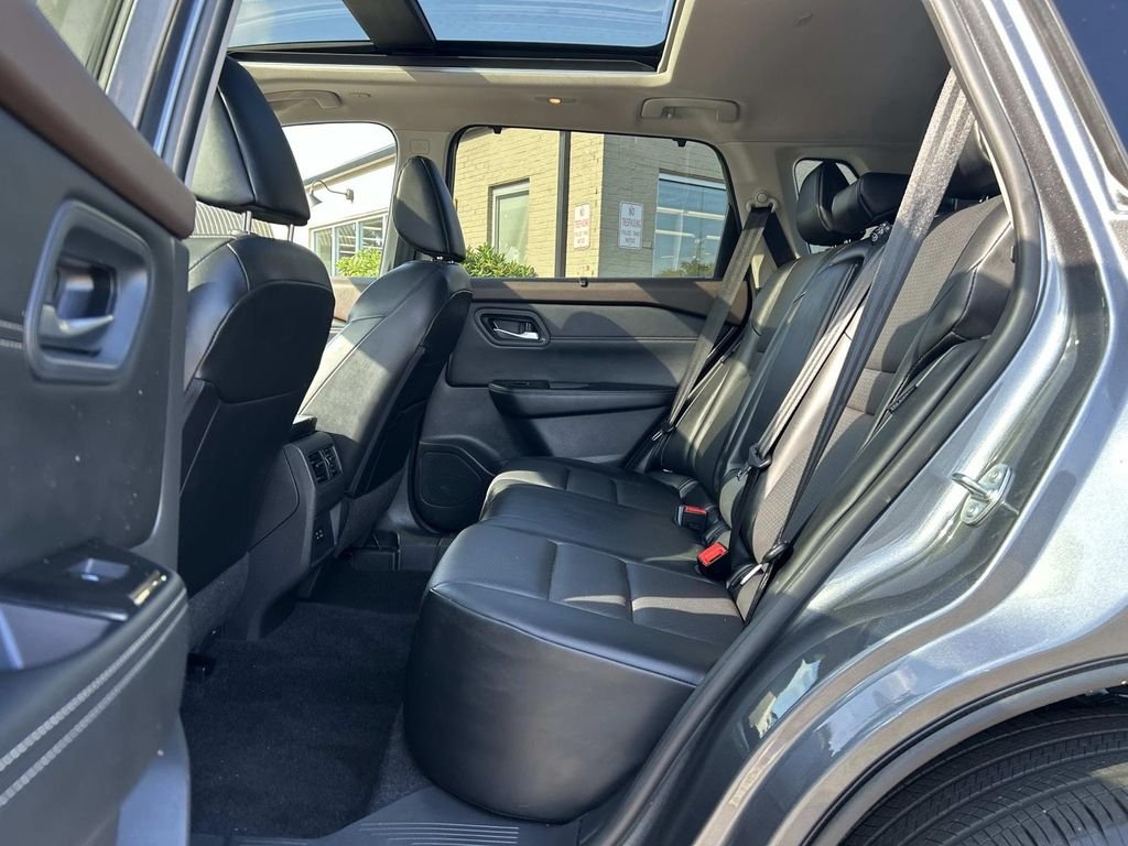 Used 2023 Gray Nissan SV image 15