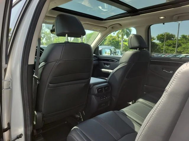 Used 2025 White Honda Touring image 11