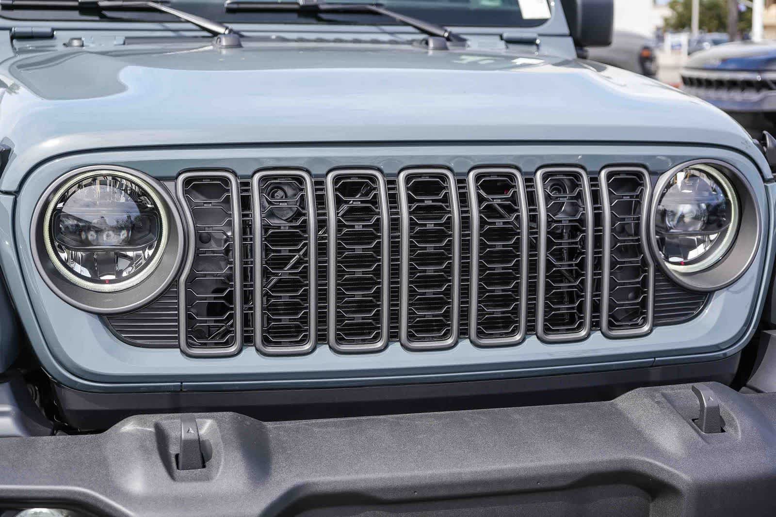 New 2026 Anvil Clear-Coat Exterior Paint Jeep Sport S image 5