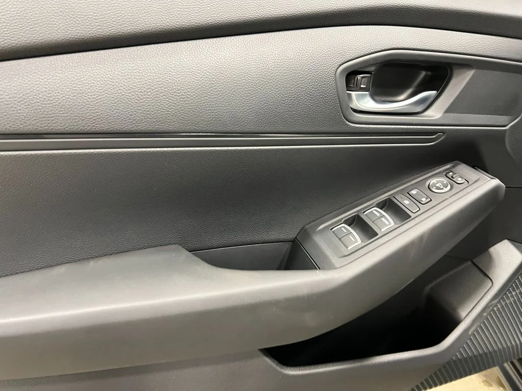 2025 Honda Accord LX - Photo 14