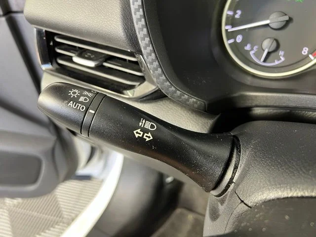 Used 2025 White Nissan SV image 21