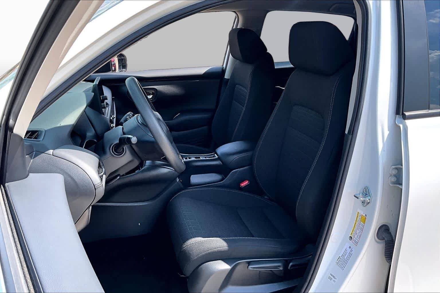 Used 2025 Platinum White Pearl Honda LX image 8