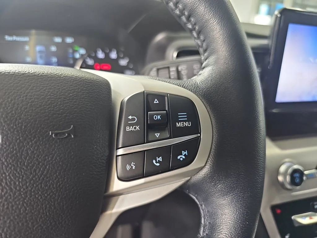 Used 2023 White Ford XLT image 25