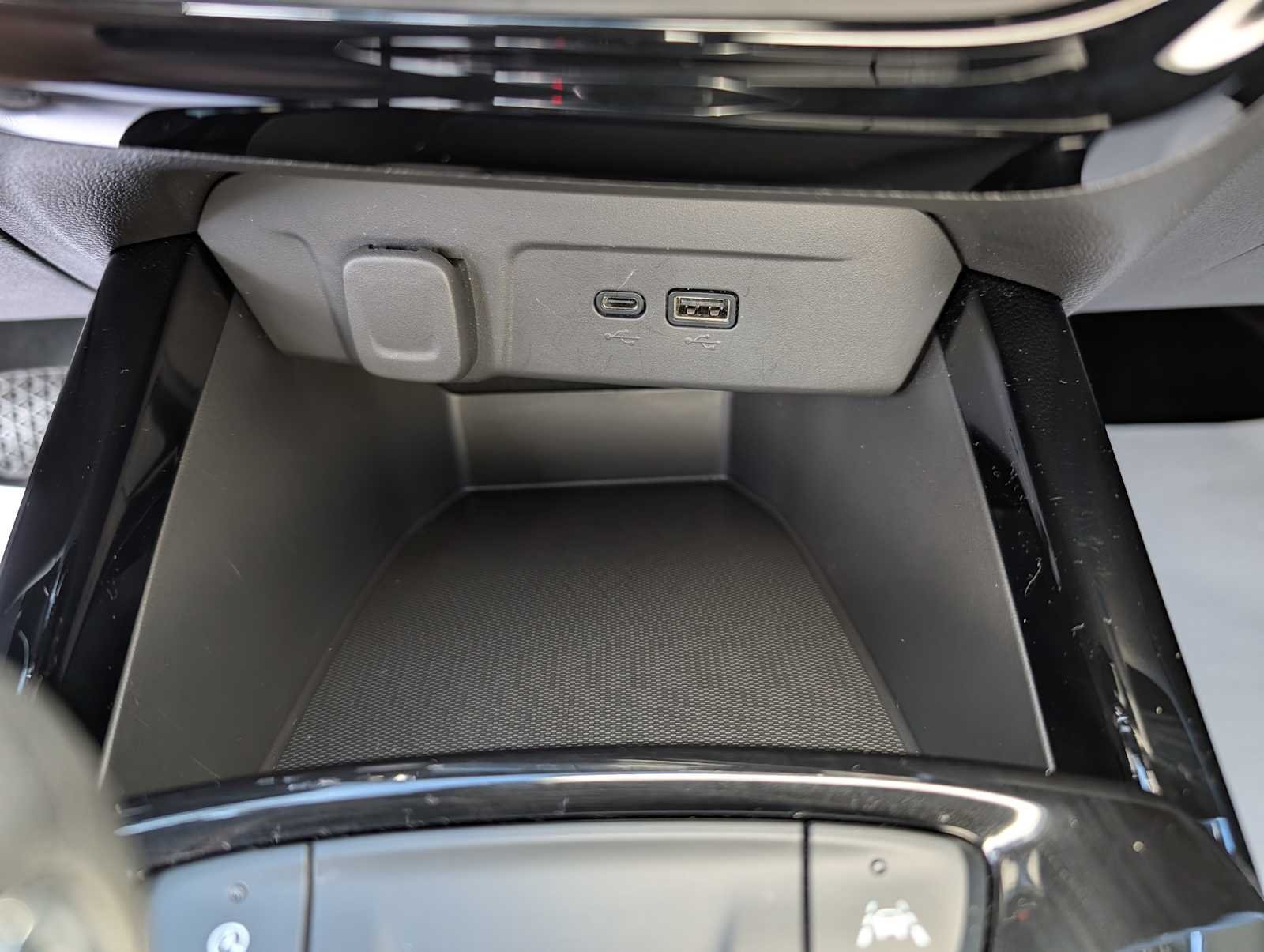 Used 2024 Summit White Chevrolet ACTIV image 30