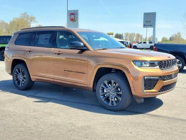 New 2026 Copper Shino Metallic Clear-Coat Exterior Paint Jeep Limited Reserve image 2