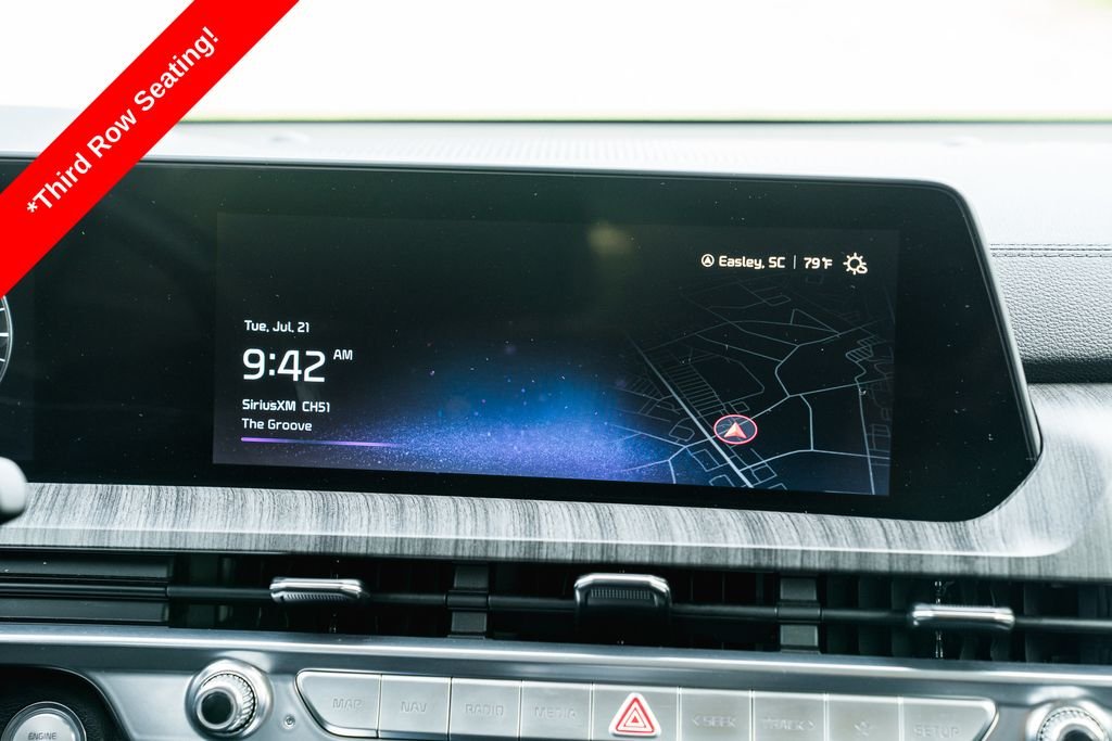 Used 2025 White Pearl Kia SX image 21