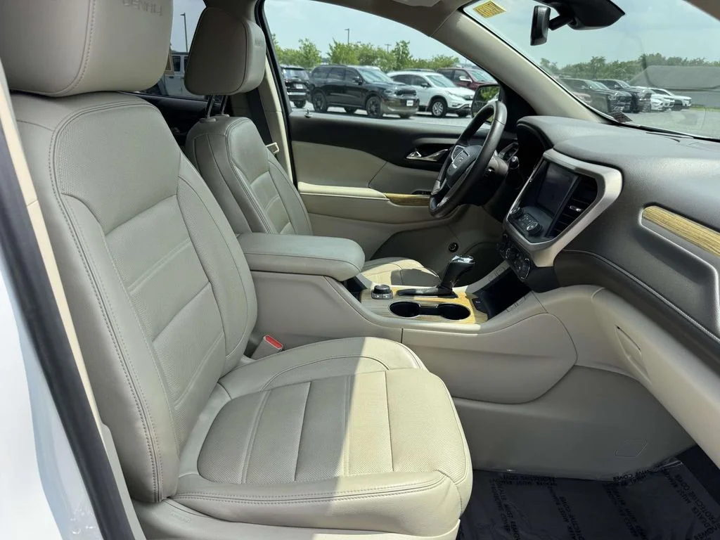 Used 2017 White GMC Denali image 16