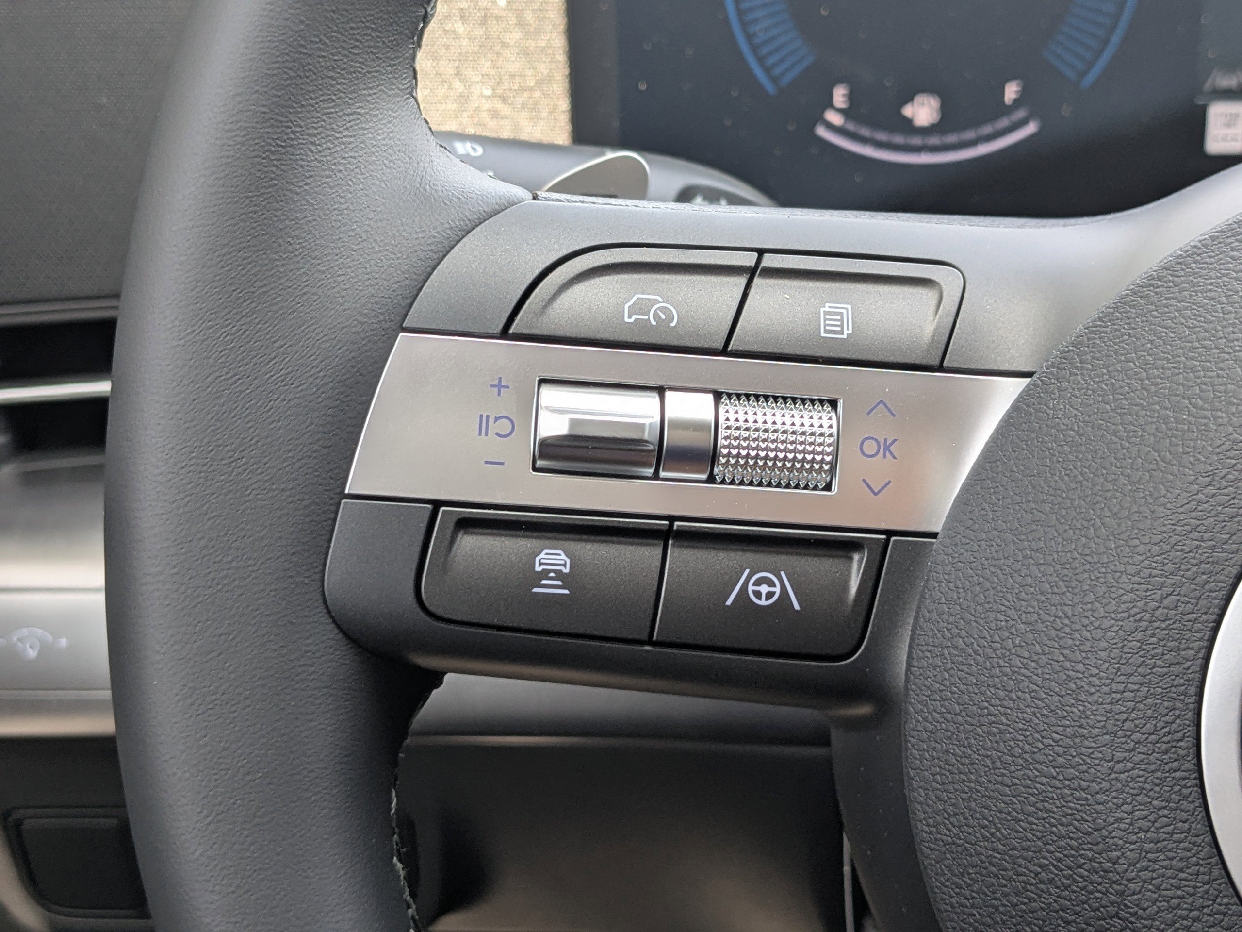New 2026 Atlas White Hyundai SEL Premium FWD image 48
