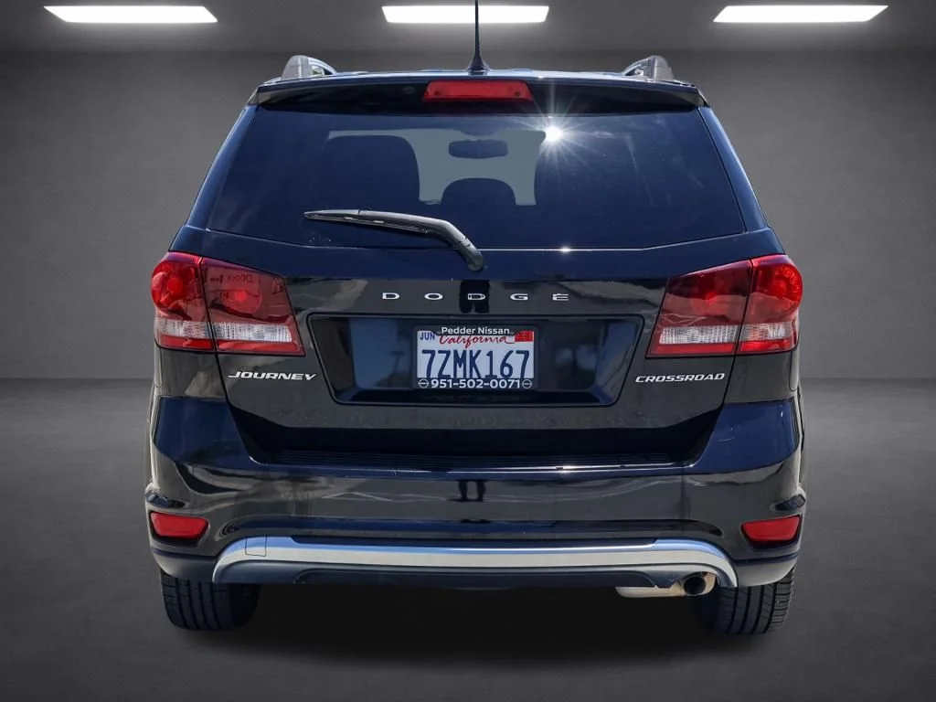 Used 2017 Black Dodge Crossroad image 4